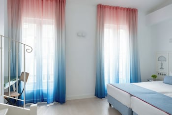 Duplex Apartment - Complimentary soft minibar, courtesy tray, digital press, fitness, sauna