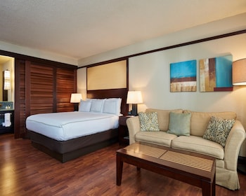 Deluxe Room, 1 King Bed, Microwave