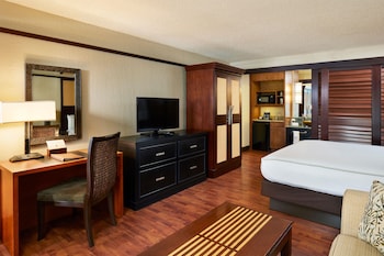 Room, 1 King Bed with Sofa bed, Microwave, Resort View