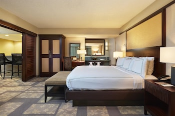 Suite, 1 King Bed with Sofa bed, Kitchenette