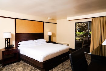 Deluxe Suite, 1 King Bed with Sofa bed, Kitchenette