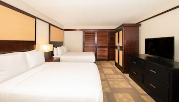 Deluxe Room, 2 Queen Beds, Microwave
