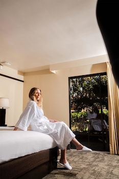 Deluxe Suite, 1 King Bed, Non Smoking