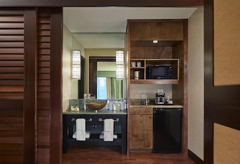 Deluxe Room, 1 King Bed