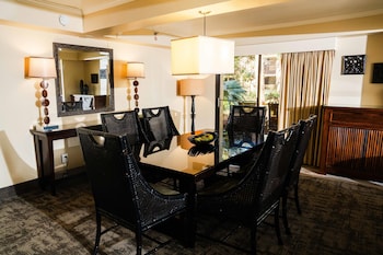 Deluxe Suite, 1 King Bed, Non Smoking
