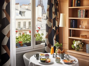 Eiffel Prestige Suite, 1 King Bed and 1 Queen Bed, Eiffel Tower View
