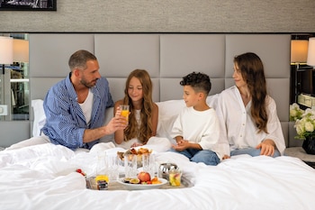 Family Room, 2 Double Beds, Connecting Rooms