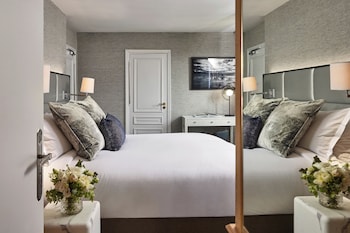 Eiffel Family Suite