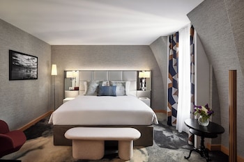 Eiffel Family Suite