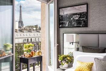 Luxury Junior Suite, 1 King Bed, Balcony (Eiffel Tower View)