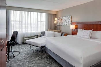 Room, 1 King Bed with Sofa bed (Mobility Accessible, Tub)