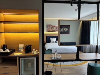 Junior Suite, 1 King Bed