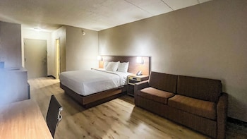 Room, 1 Queen Bed with Sofa bed, Non Smoking (Microwave & Fridge)
