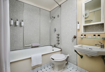 Family Stateroom, 1 King & 1 Twin Bed