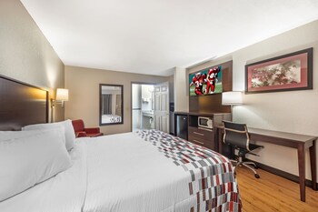 Deluxe Room, 1 King Bed, Accessible, Non Smoking (Roll-In Shower)