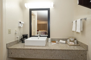 Deluxe Room, 1 King Bed, Smoking