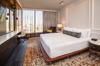 Aspen Tower Signature Suite II
