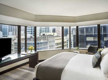 Premium Room, 1 King Bed, Jetted Tub