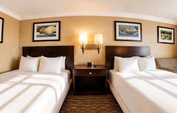 Deluxe Room, 2 Queen Beds, Non Smoking