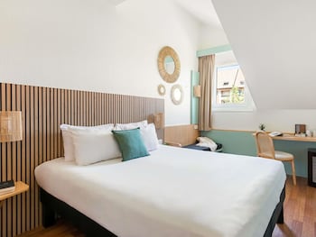 Deluxe Room, 1 Double Bed, River View
