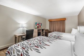 Deluxe Room, 2 Queen Beds, Smoking