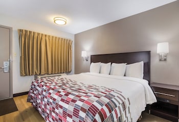 Standard Room, 1 King Bed (Smoke Free)
