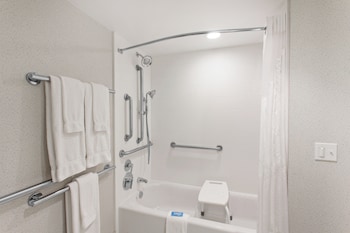 Standard Room, 1 Queen Bed, Accessible (Roll-In Shower)