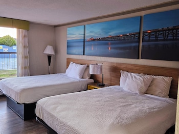Standard Room, 2 Queen Beds, Smoking