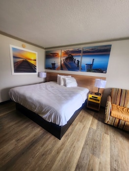 Standard Room, 1 King Bed