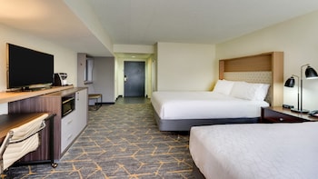 Room, 2 Queen Beds, Golf View