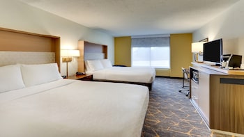 Room, 2 Queen Beds, Golf View