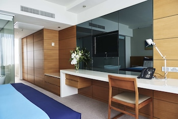 Executive King Marina View