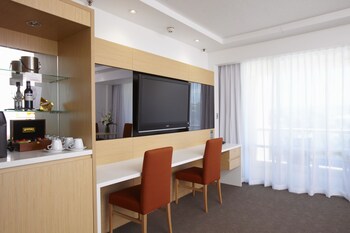 Deluxe Suite
