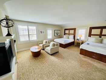 Suite, 2 Queen Beds (Spa)