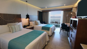 Club Room, 2 Double Beds, Non Smoking (Fiesta)
