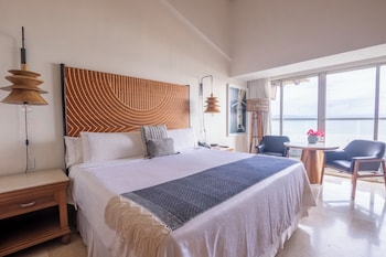 Club Room, 1 King Bed, Non Smoking