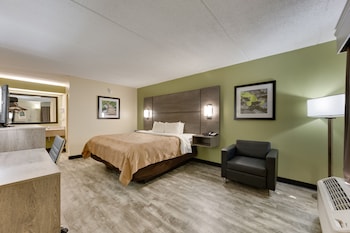 Standard Room, Smoking