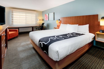Suite, 1 King Bed, Non Smoking, City View (1 Bedroom)