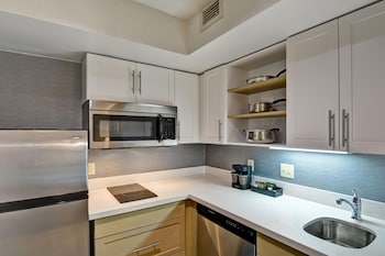 Suite, 2 Bedrooms, Kitchen