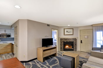 Suite, 2 Bedrooms, Kitchen