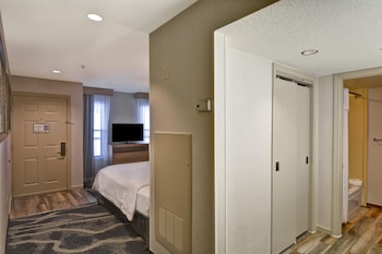 Suite, 2 Bedrooms, Kitchen