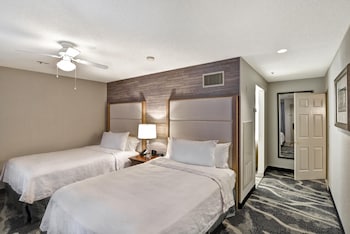 Suite, 2 Bedrooms, Kitchen