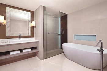 Tower Suite Room, 1 King Bed, Balcony
