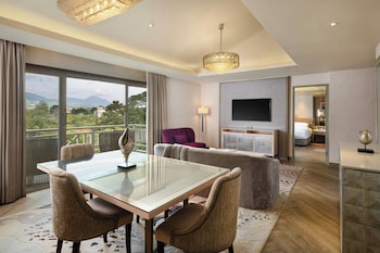 Tower Suite Room, 1 King Bed, Balcony