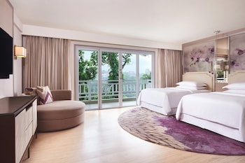 Club Room, 2 Twin Beds, Non Smoking, Balcony (Tower)