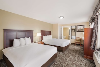 Standard Room, 2 Queen Beds, Accessible, Bathtub