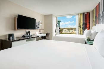 Room, 2 Queen Beds, Accessible (Shower)