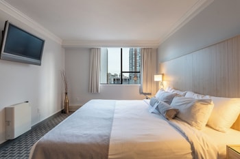 Premium Suite, 1 King Bed, Kitchen, Corner