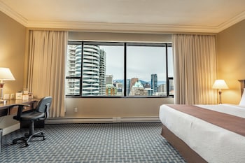 Deluxe Studio Suite (Top Floor with premium amenities)