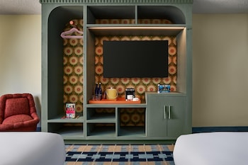 Queen bed
